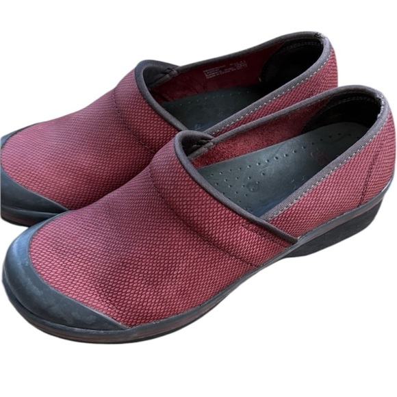 Dansko Shoes - Dansko Volley Clogs Red Burgundy Leather Slip On Comfort Shoes Mules Women’s 41